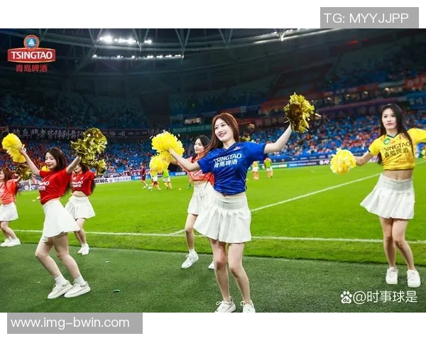 热情四溢的骚足球宝贝热舞展现青春活力与魅力无限