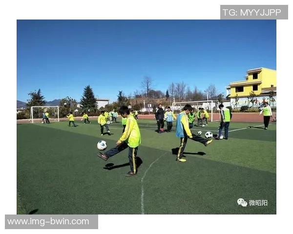 舞蹈与足球的激情碰撞小子们的成长之路与梦想追逐 舞蹈与足球的激情碰撞小子们的成长之路与梦想追逐